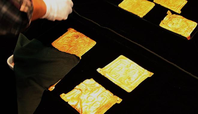 24���������ɽ�ع�Ĺ�س�������Ƭ�ع��й�