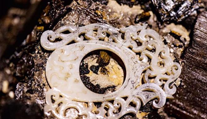 �ϲ����������ĹԼ400�������˵ֱ���