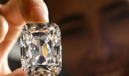 �׶ش�ʦ�ղ������ݡ�����������  ʧ���鱦�ܶ�ԼΪ300��Ӣ��