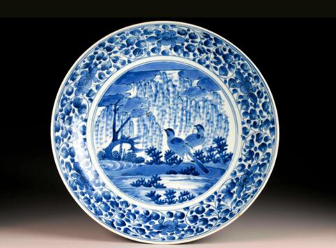 ̨���ʹ�һ�����ձ��ݽ��չƷ�⵽��  �г�����ԼΪ220����Ԫ