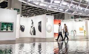 ȫ�������г����뽹�ǣ� ��۴���һ��ǿ����